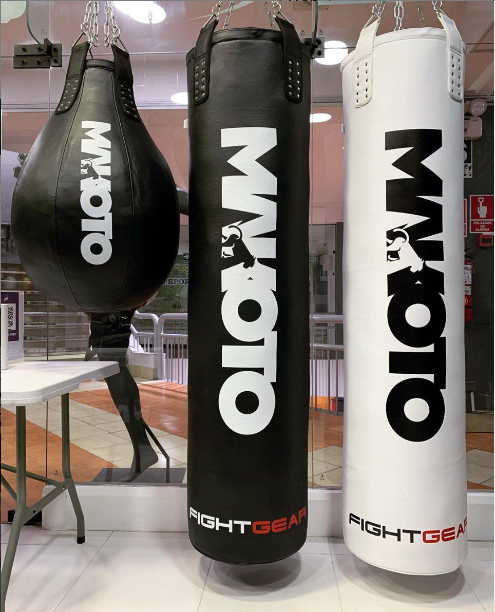 Saco Makoto Pera Pro Negro Muay Thai - Boxeo - 100% Poliuretano Premium- Con Relleno